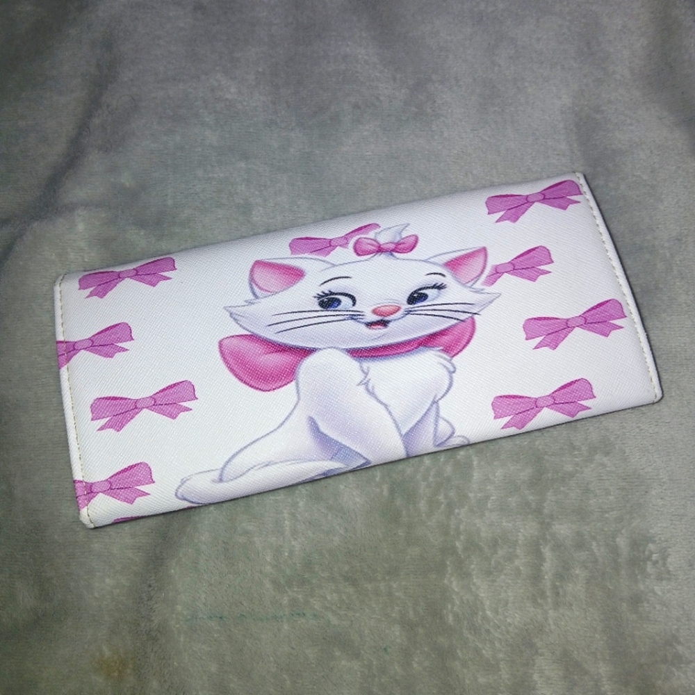 White and Pink Disney "Marie" Wallet - Picture 2 of 6